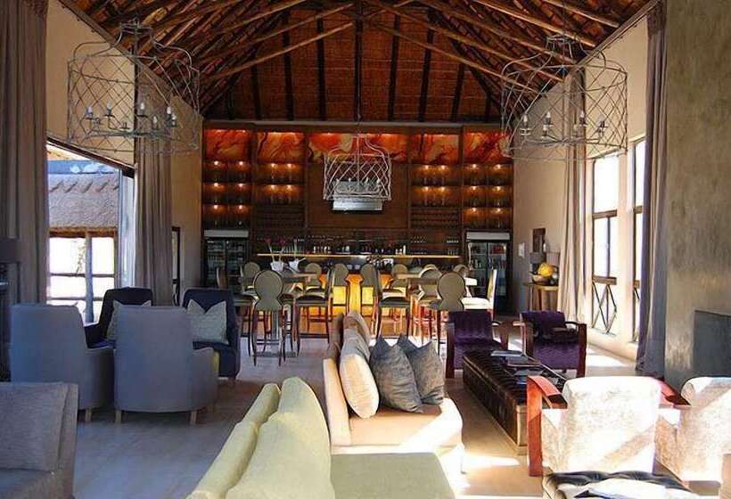 בית מלון כפרי Thandeka Game Lodge & Spa