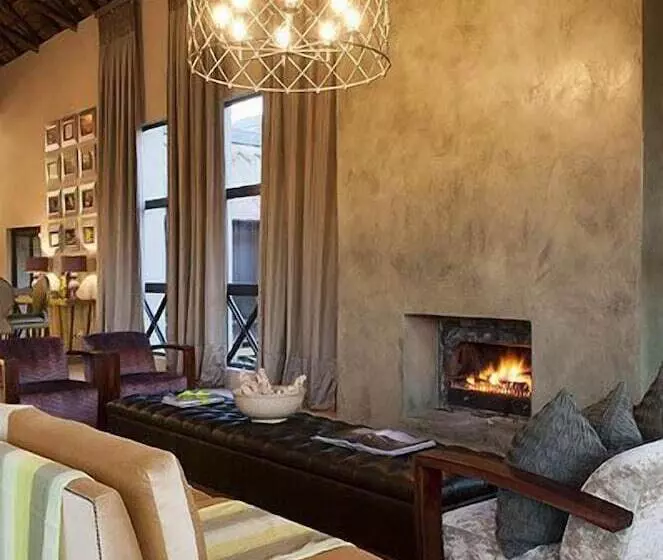 酒店 Thandeka Game Lodge & Spa