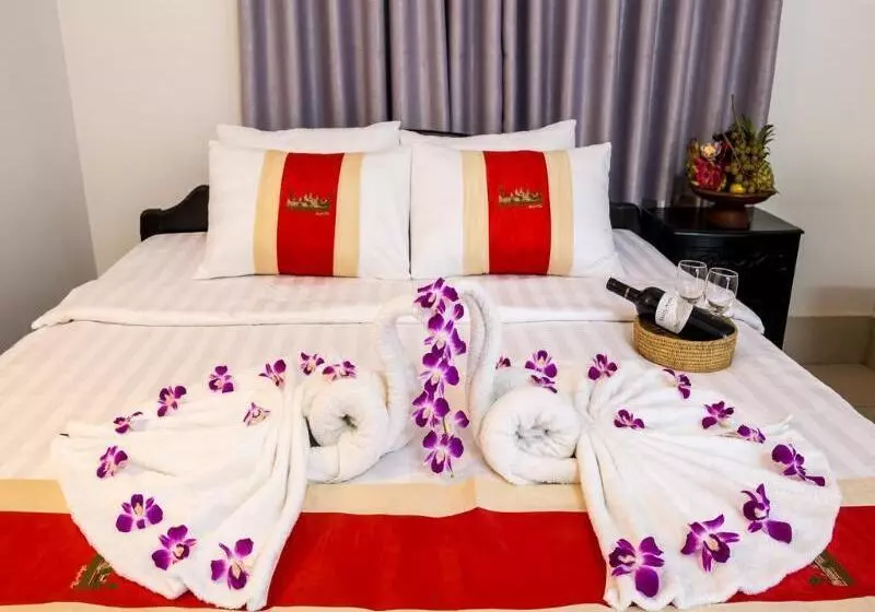 هتل The Unique Angkor Villa