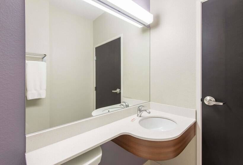 Microtel Inn & Suites By Wyndham Cadiz