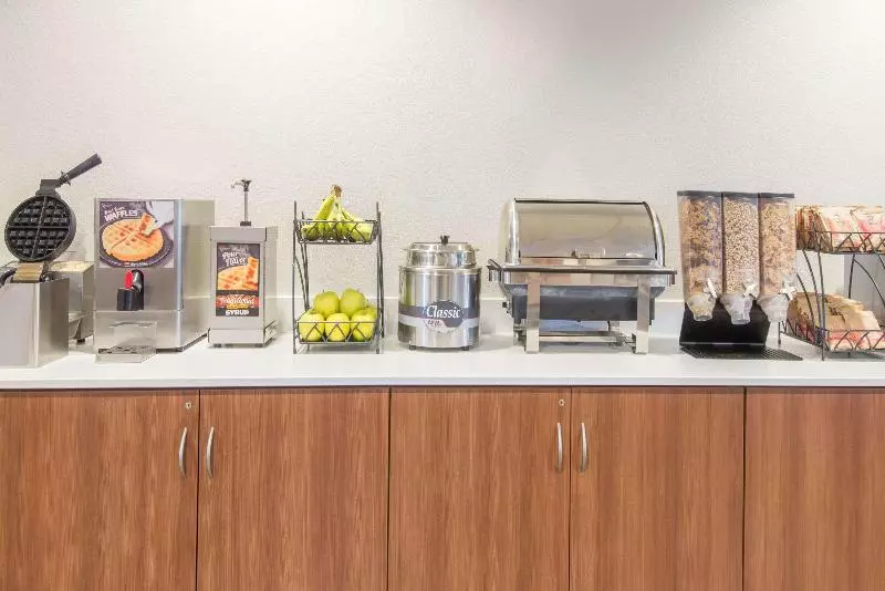 Microtel Inn & Suites By Wyndham Cadiz