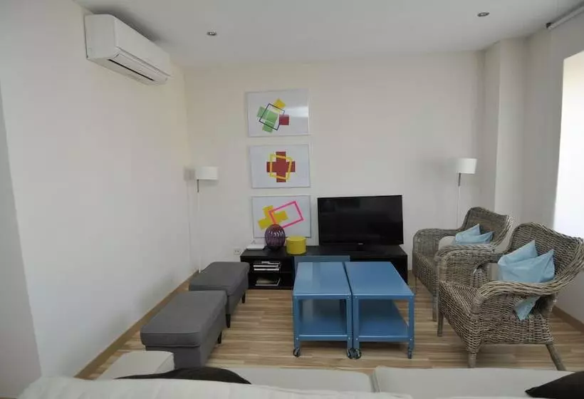 Mola Hostel
