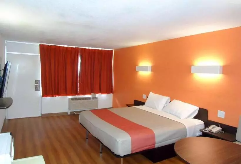 Motel 6 Connellys Springs, Nc