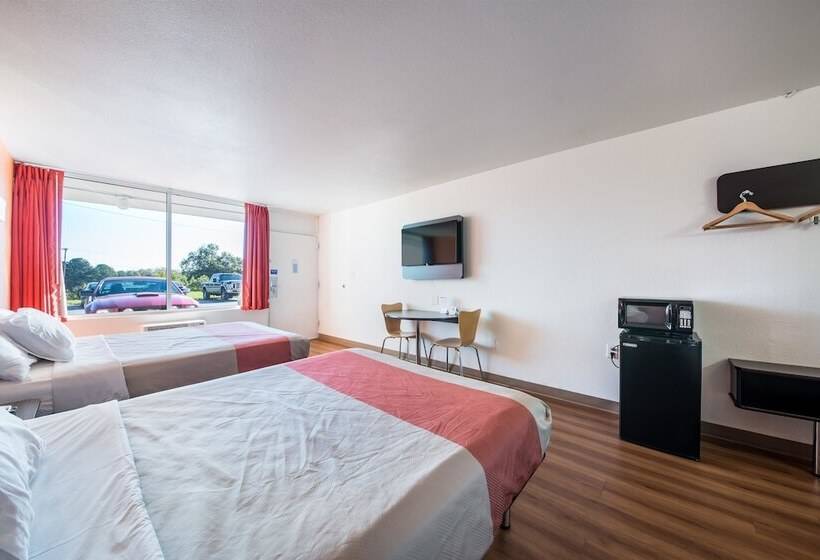 Motel 6 Connellys Springs, Nc