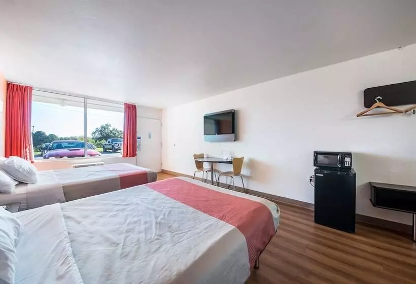 Motel 6 Connellys Springs, Nc