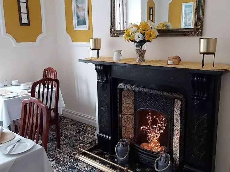 پانسیون Ellies Guest House