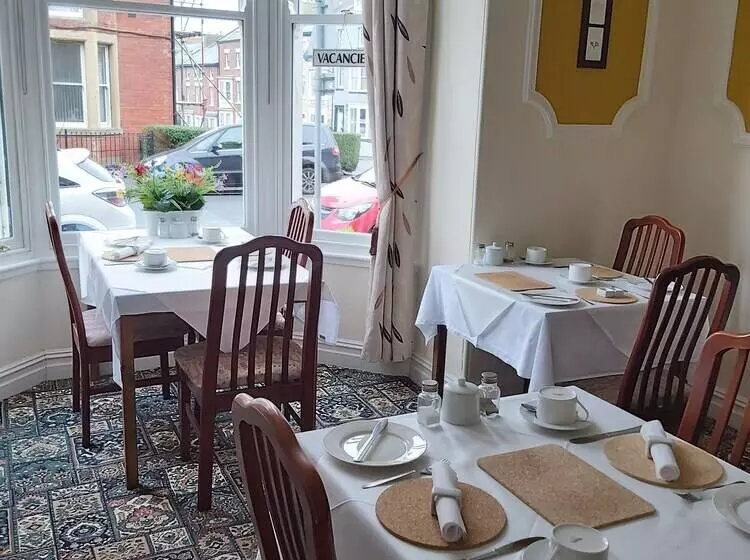 پانسیون Ellies Guest House