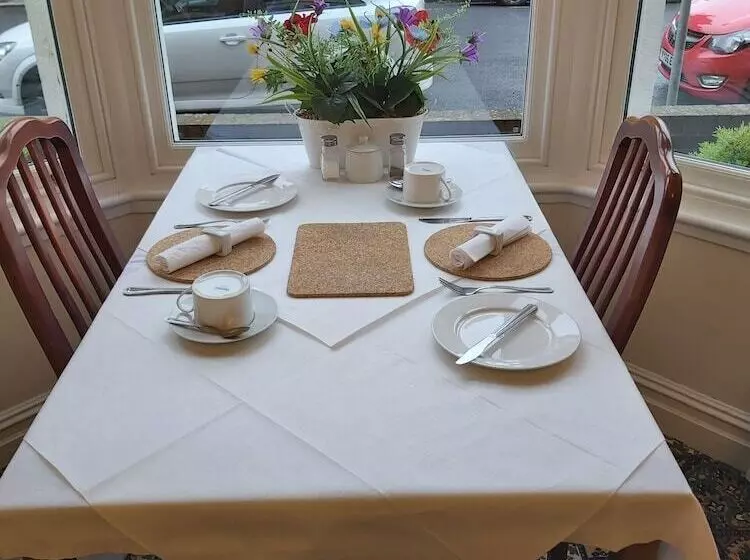 پانسیون Ellies Guest House