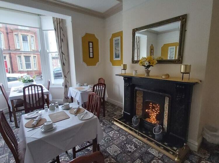 ペンション Ellies Guest House