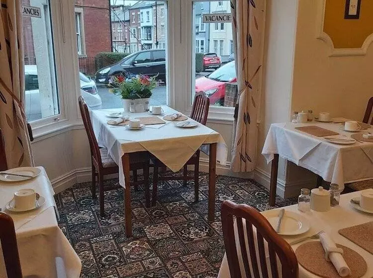 پانسیون Ellies Guest House