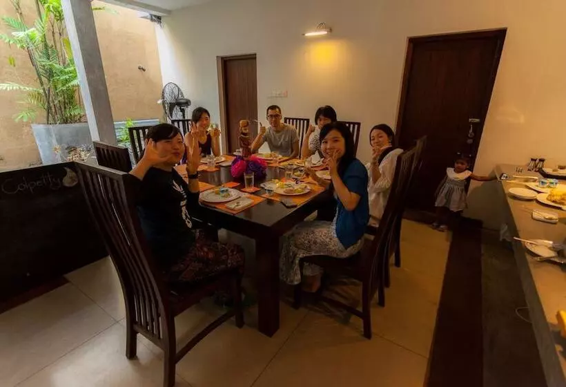 مبيت وإفطار Colpetty House