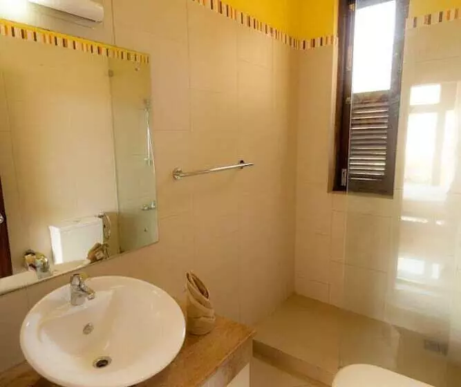 مبيت وإفطار Colpetty House