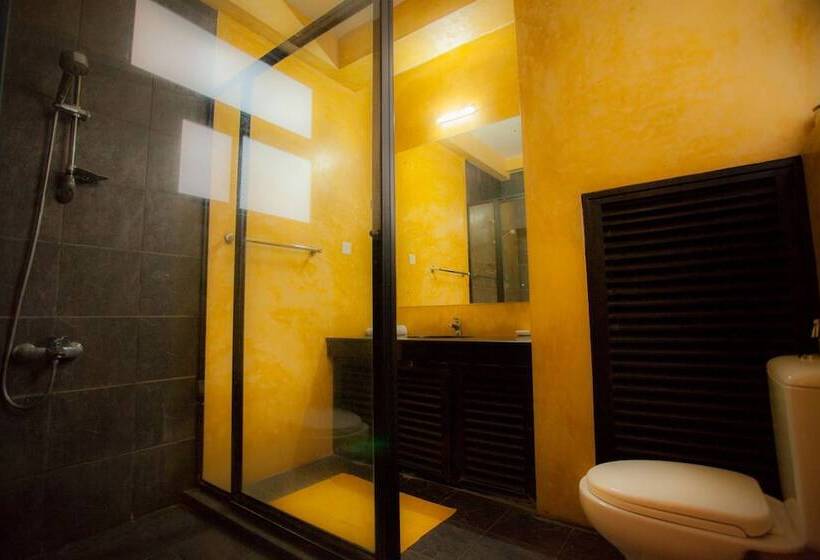 مبيت وإفطار Colpetty House