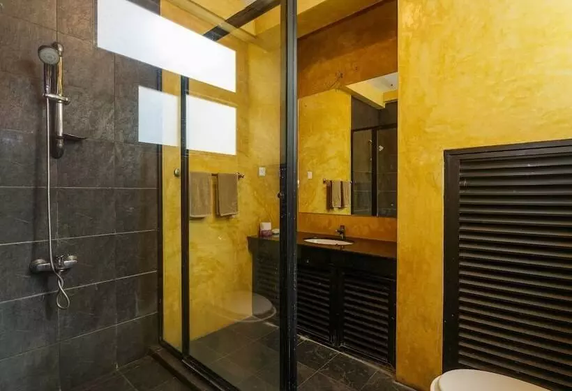 مبيت وإفطار Colpetty House