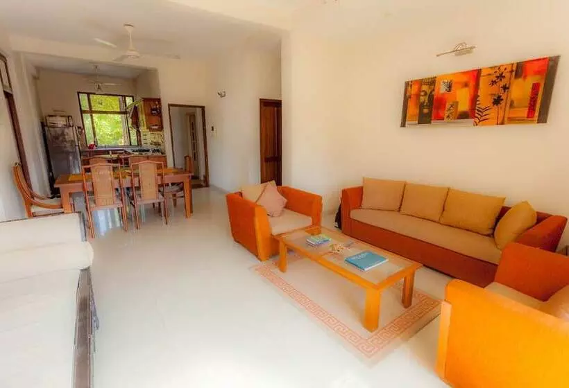 مبيت وإفطار Colpetty House