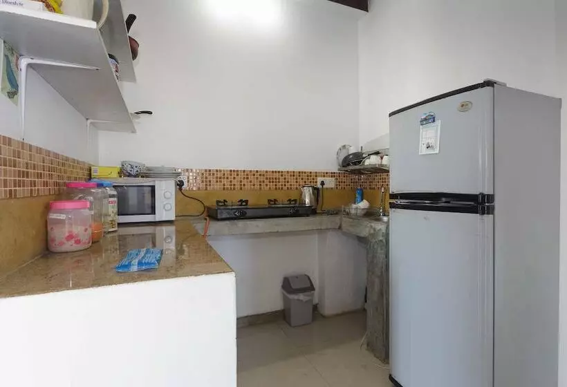 مبيت وإفطار Colpetty House