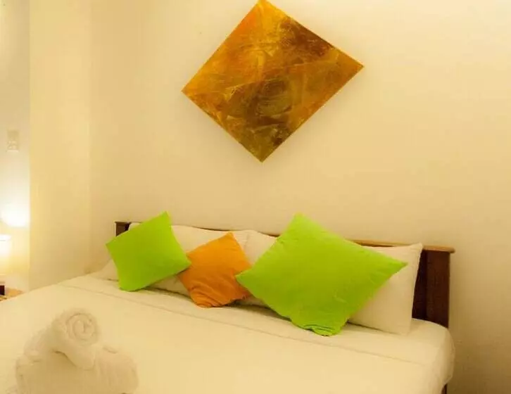 مبيت وإفطار Colpetty House