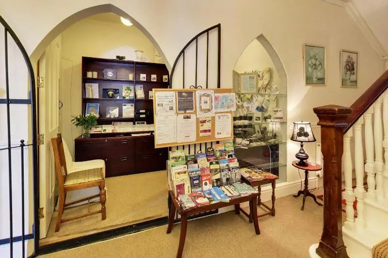 Bed and Breakfast Robin Hill House Heritage Guest House