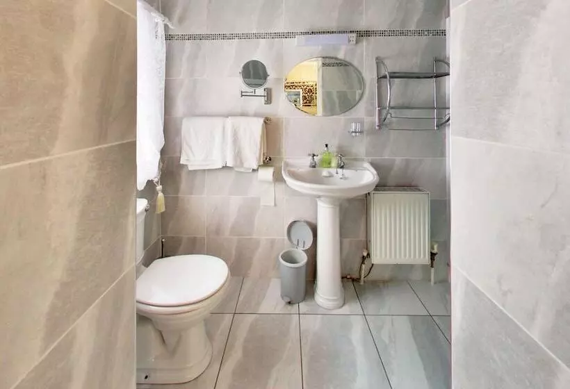 Bed and Breakfast Robin Hill House Heritage Guest House