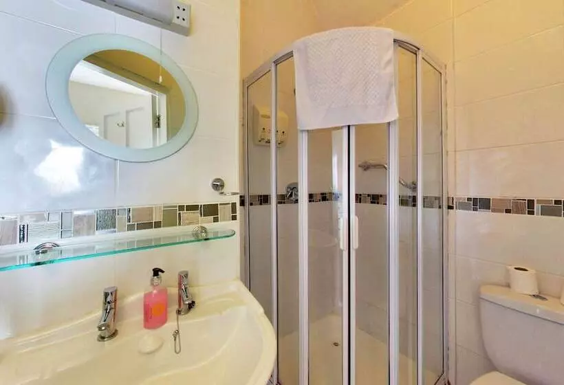 Bed and Breakfast Robin Hill House Heritage Guest House