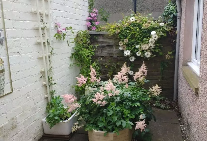 Castlefield Cosy Cottage