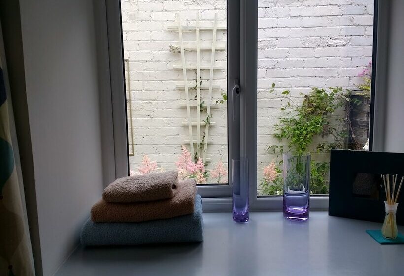 Castlefield Cosy Cottage