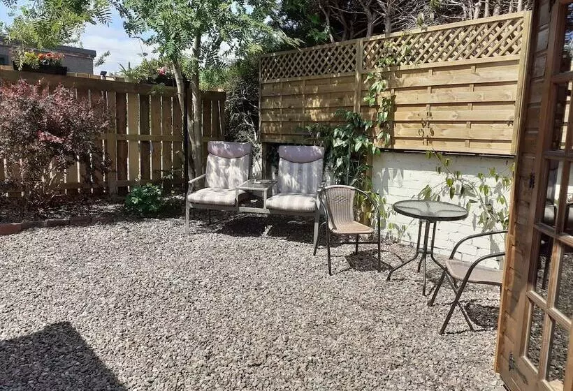 Castlefield Cosy Cottage