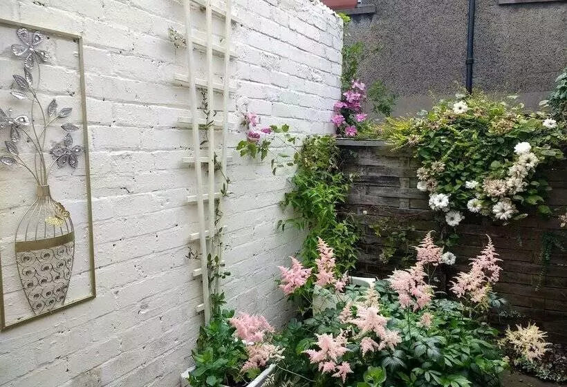 Castlefield Cosy Cottage