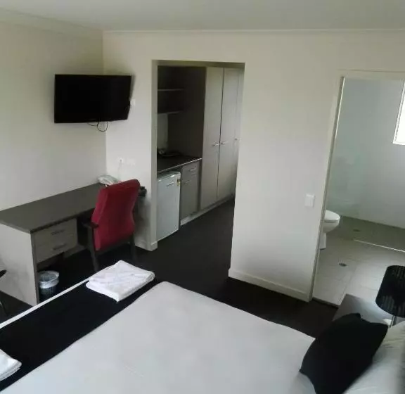 Dooleys Tavern And Motel Capella