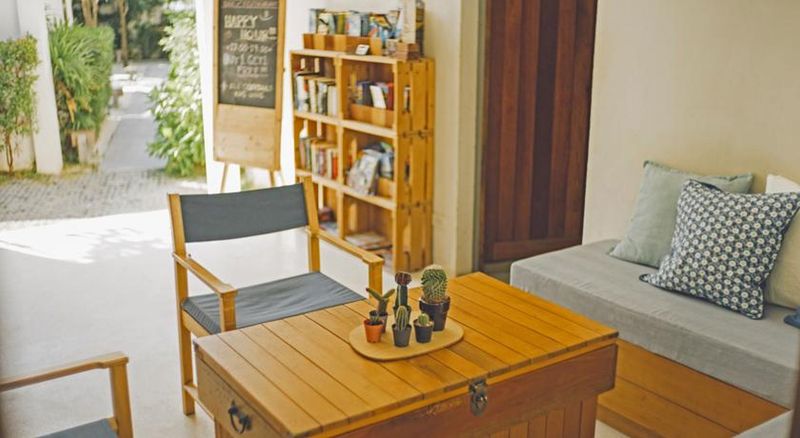 Escape Beach Resort   New Look Renovated