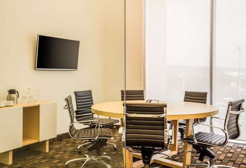 ホテル Fiesta Inn Pachuca Gran Patio