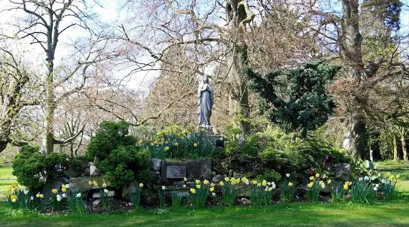 Отель Hazlewood Castle & Spa