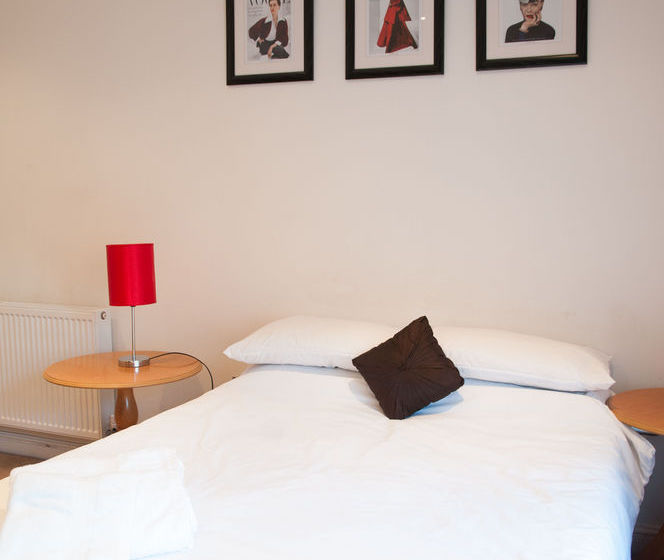 Отель Huckleberrys Bar And Grill