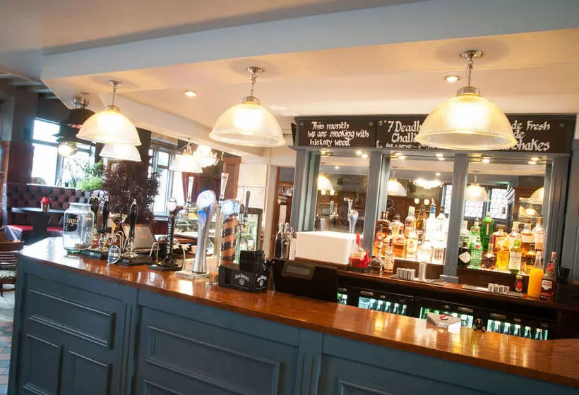 호텔 Huckleberrys Bar And Grill