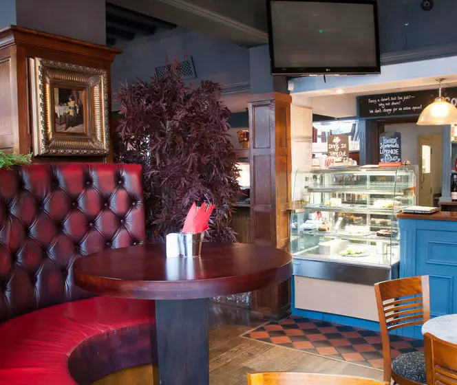 호텔 Huckleberrys Bar And Grill