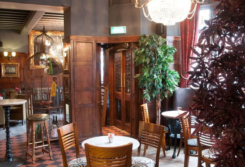 Отель Huckleberrys Bar And Grill