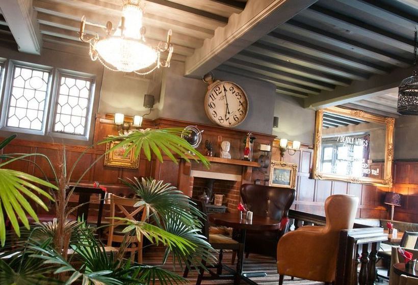 Отель Huckleberrys Bar And Grill