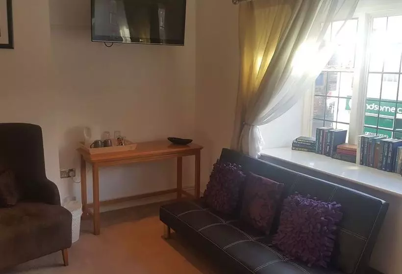 호텔 Huckleberrys Bar And Grill