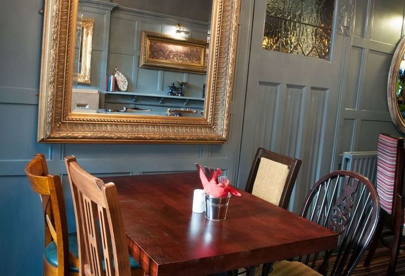 Отель Huckleberrys Bar And Grill