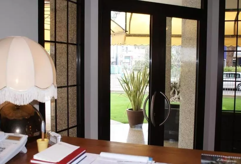 Отель Jesolo Sand