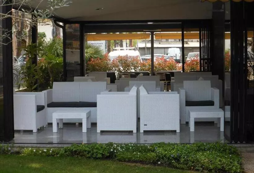 Отель Jesolo Sand