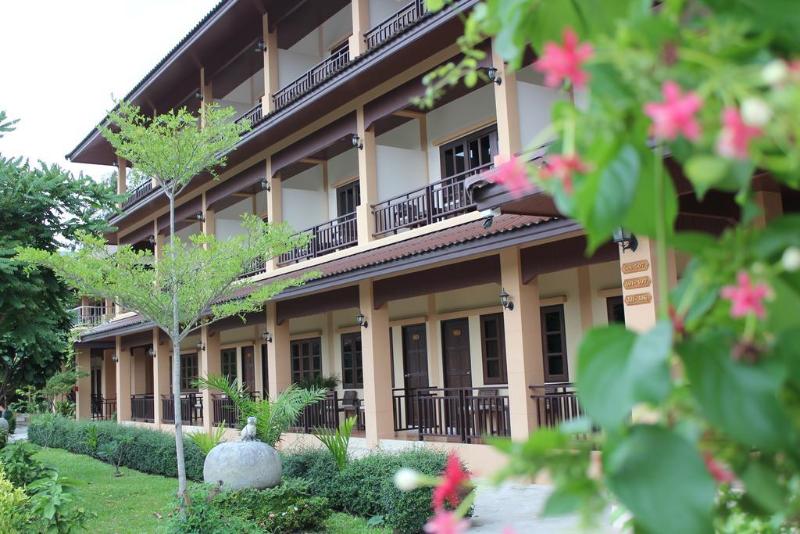 Отель Kanlaya Park