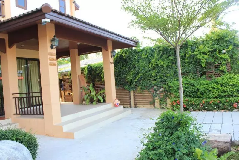 ホテル Kanlaya Park