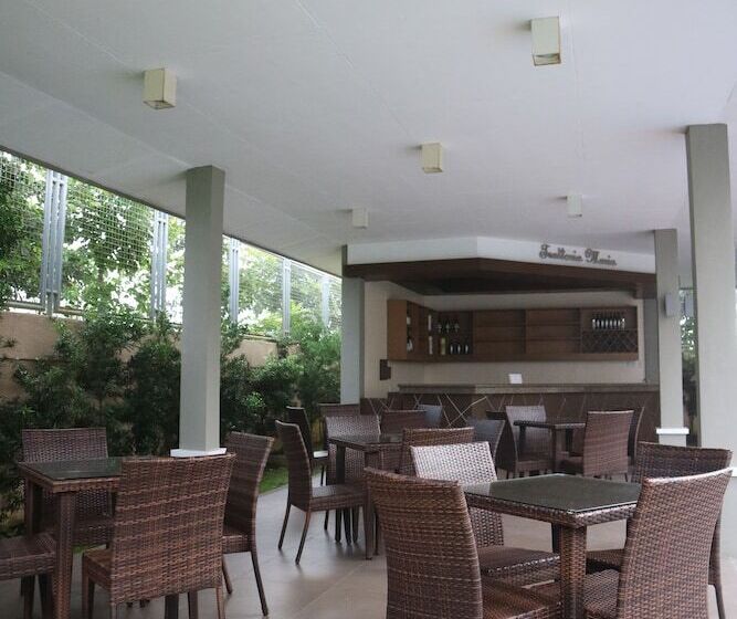 Отель Monticello Tagaytay