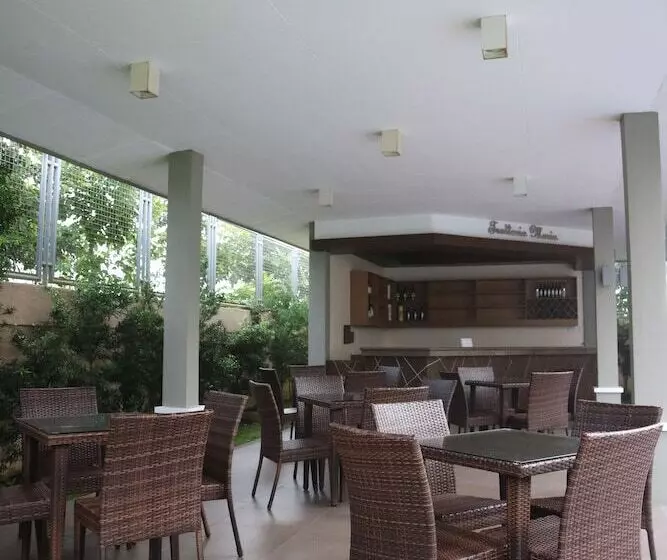 هتل Monticello Tagaytay