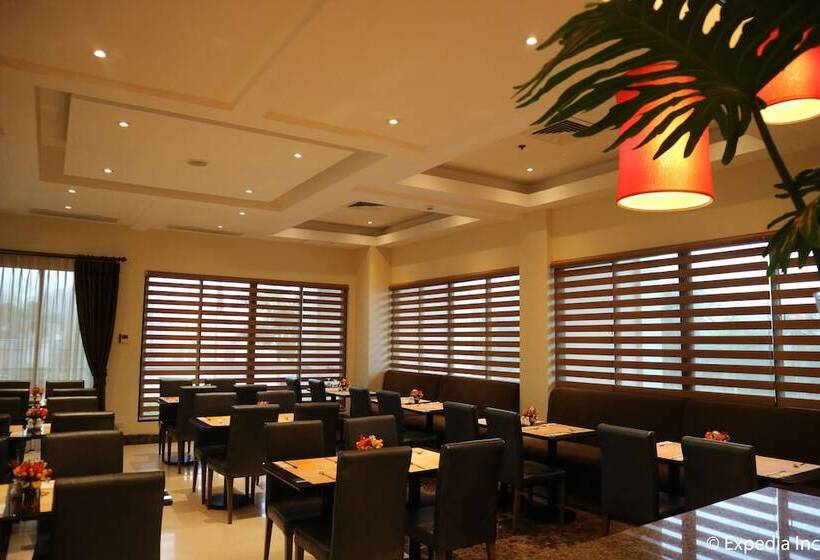 Отель Monticello Tagaytay