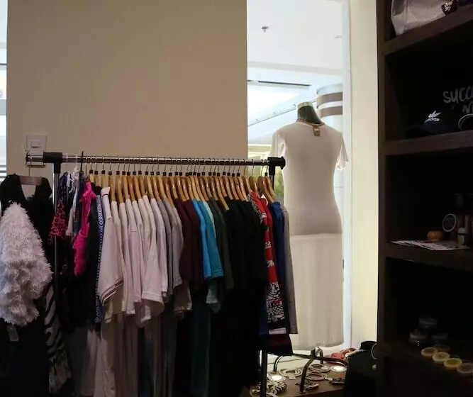 هتل Monticello Tagaytay