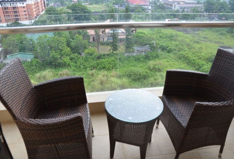 Отель Monticello Tagaytay