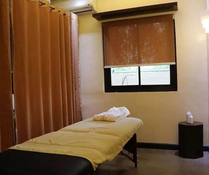 هتل Monticello Tagaytay