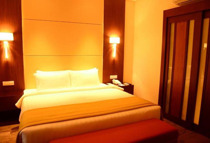 Отель Monticello Tagaytay